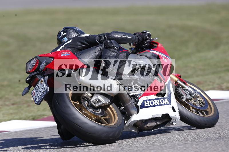 /Archiv-2025/49 26.08.2025 Cornu Master School ADR/blau-bleu/6